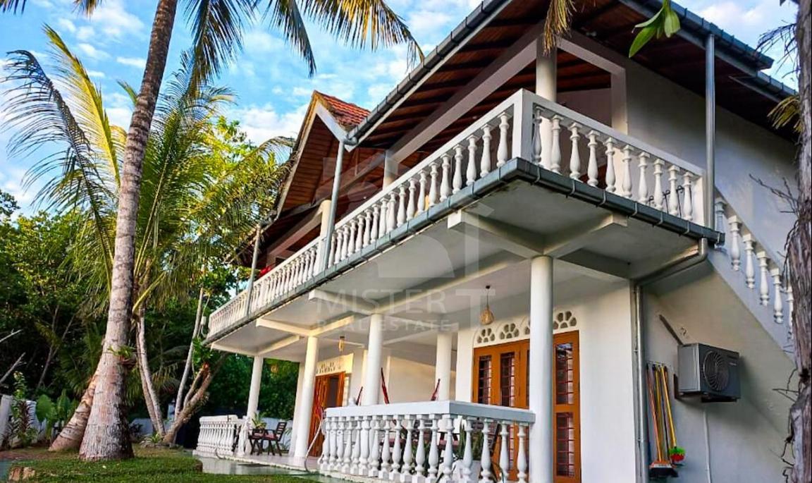 Villa for Sale in Midigama- image 1