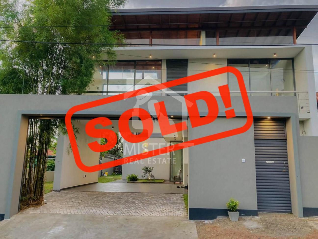 House for Sale in Makola- image 1