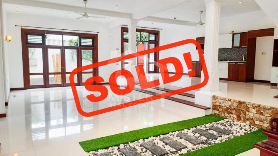 House for Sale in Nugegoda- image 1