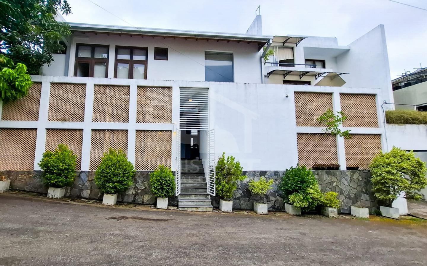 Luxury House for Sale in PitaKotte...