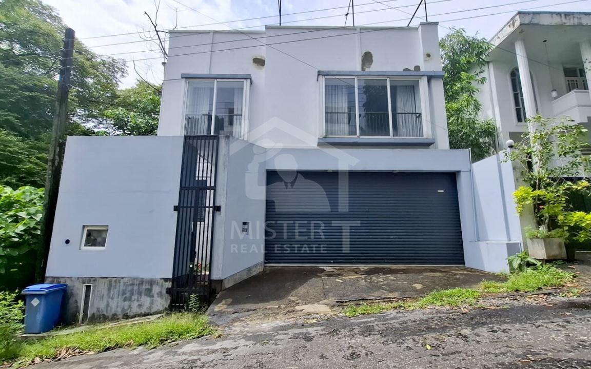 House for Sale in Pelawatta- image 1