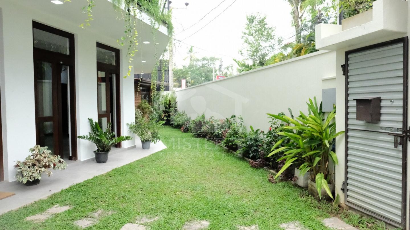 House for Sale in Thalawathugoda- image 2