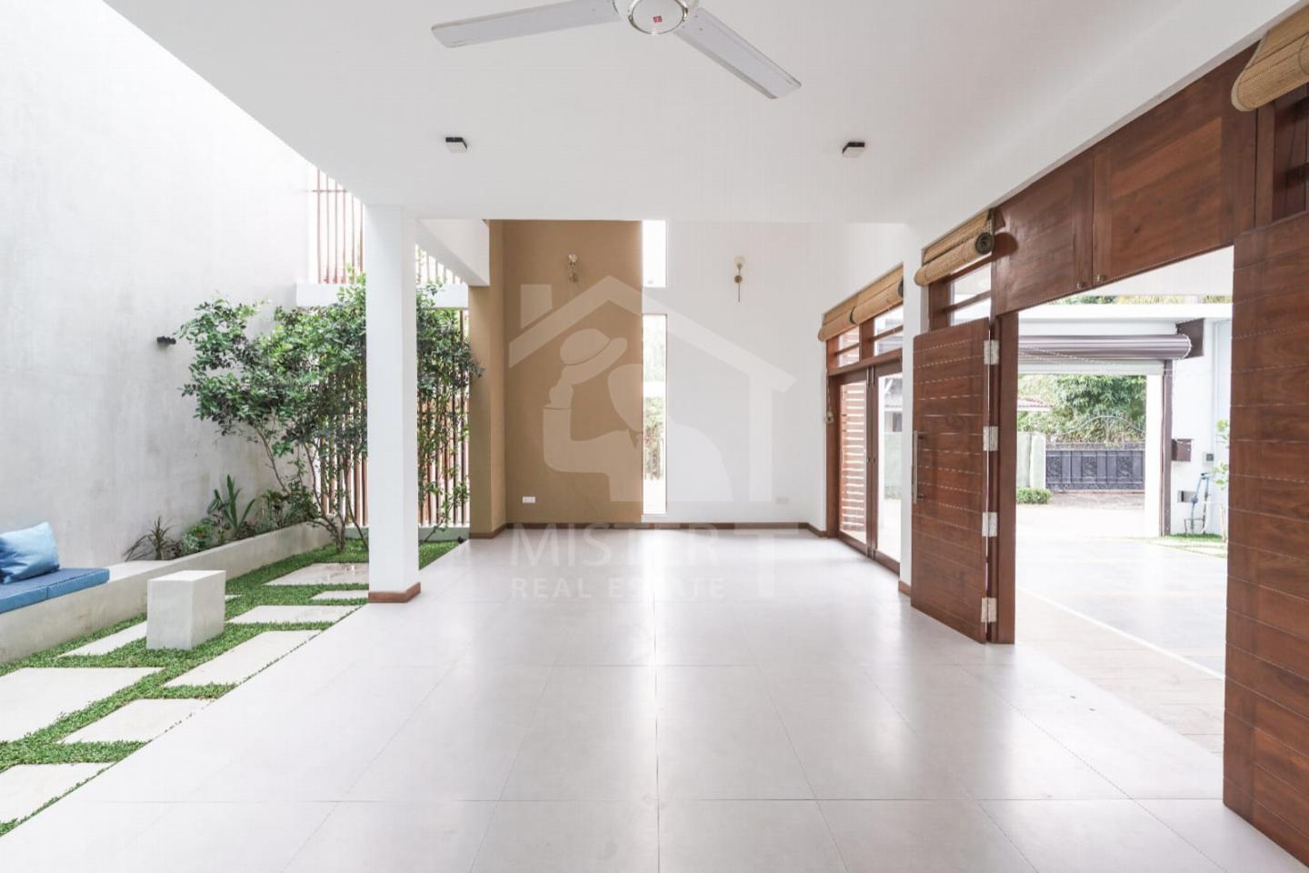 Luxury House for Sale in Kesbewa- image 2