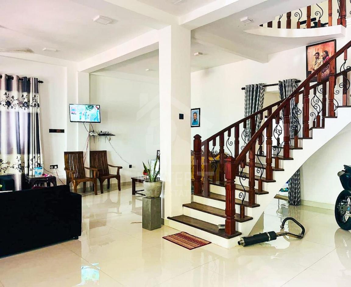 House for Sale in Makola- image 2