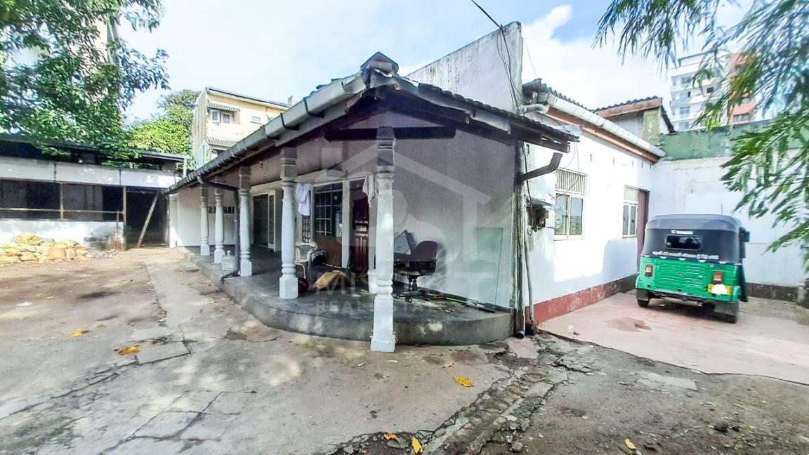 House for Sale in Colombo 06- image 2