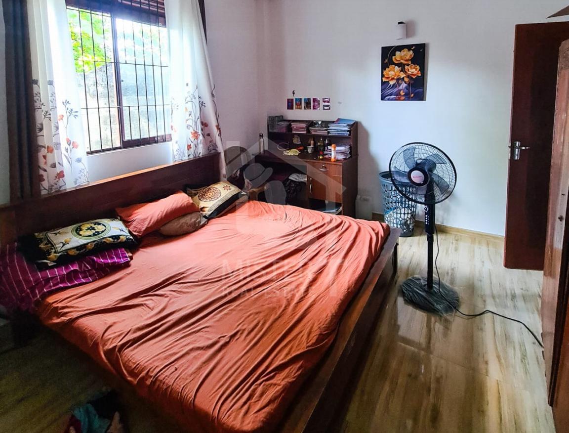 House for Sale in Boralesgamuwa- image 2