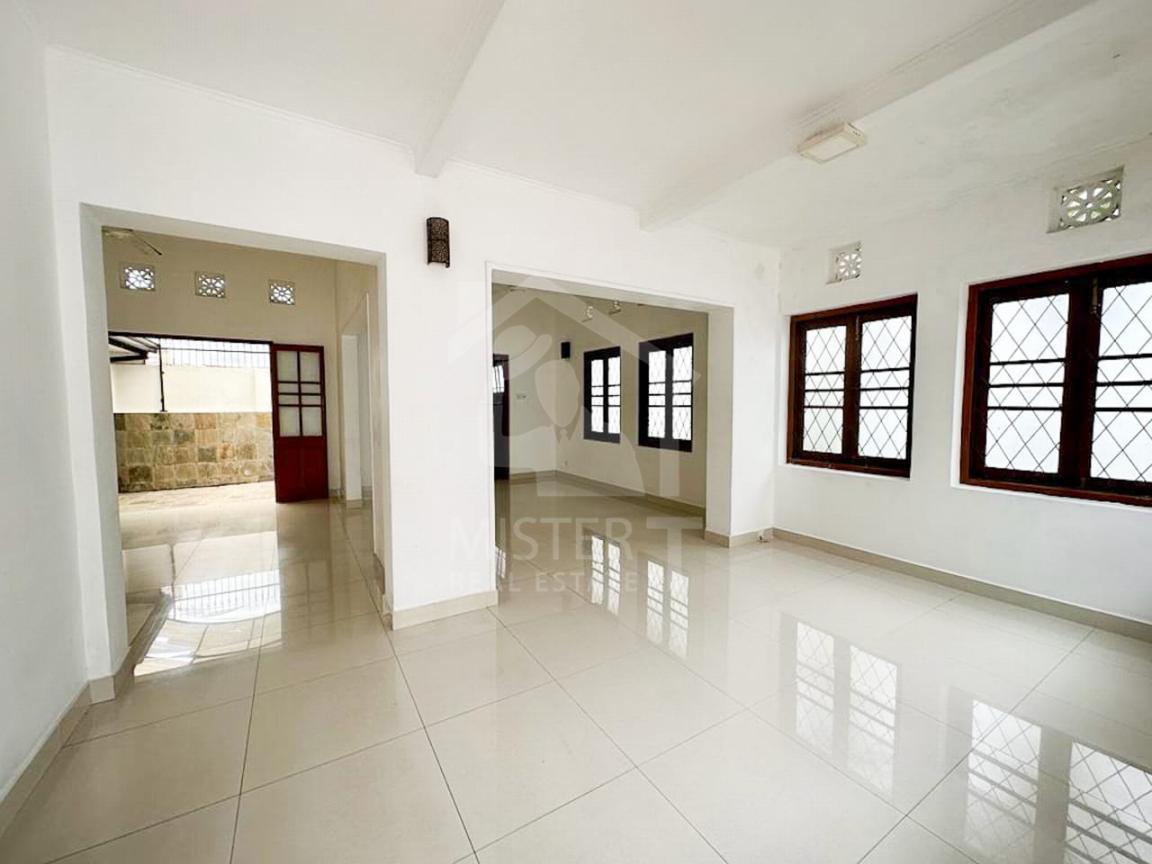 House for Sale in Colombo 05- image 2