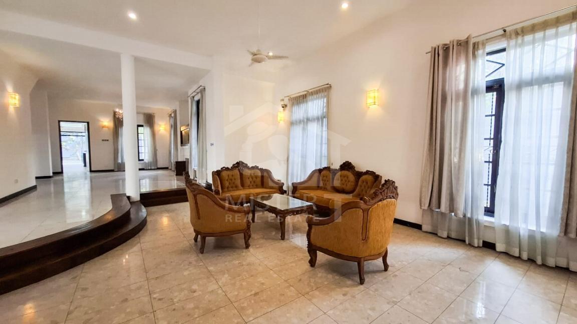 House for Sale in Thalahena- image 2