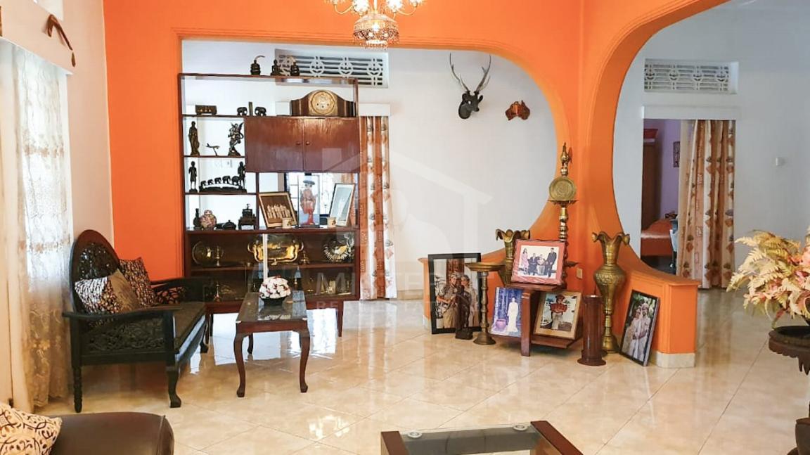 House for Sale in Colombo 05- image 2