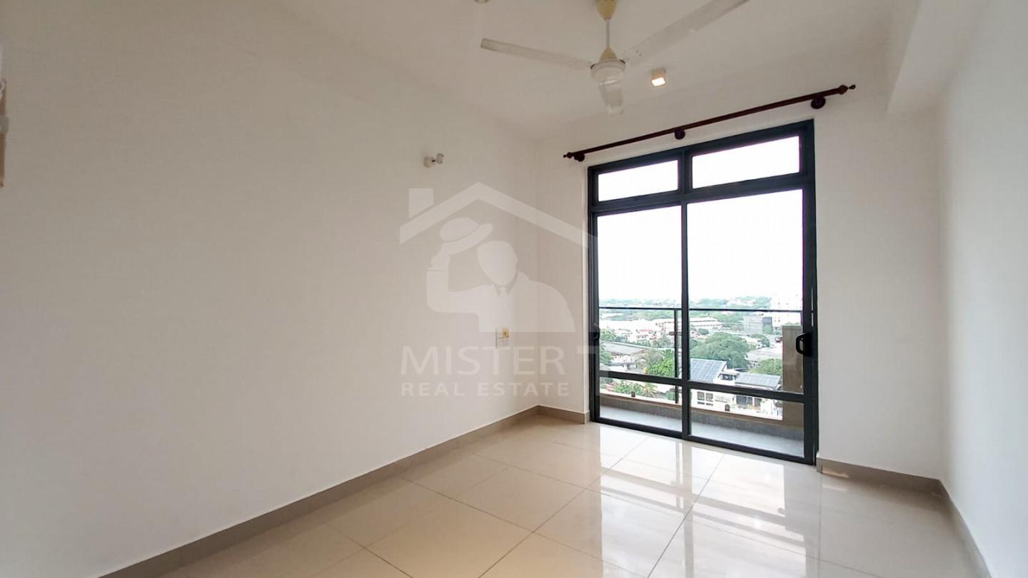 Apartment for Sale at The Heights, Colombo 05 - image 2