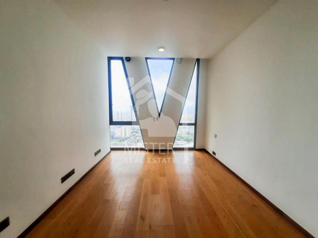 Duplex Apartment for Sale at Altair, Colombo 02- image 2