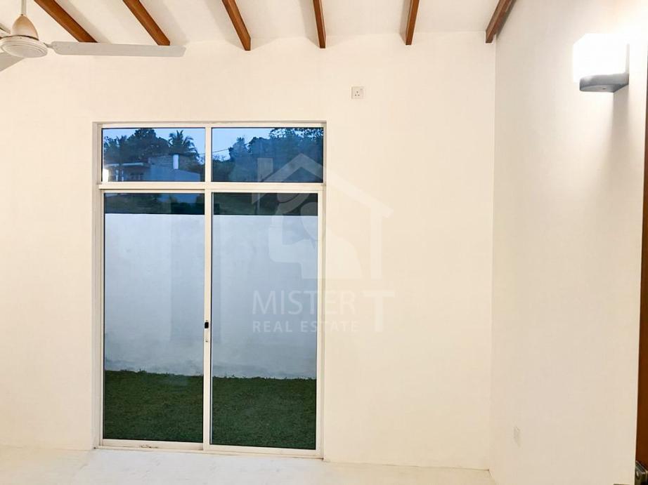 House For Sale In Kahathuduwa- image 3