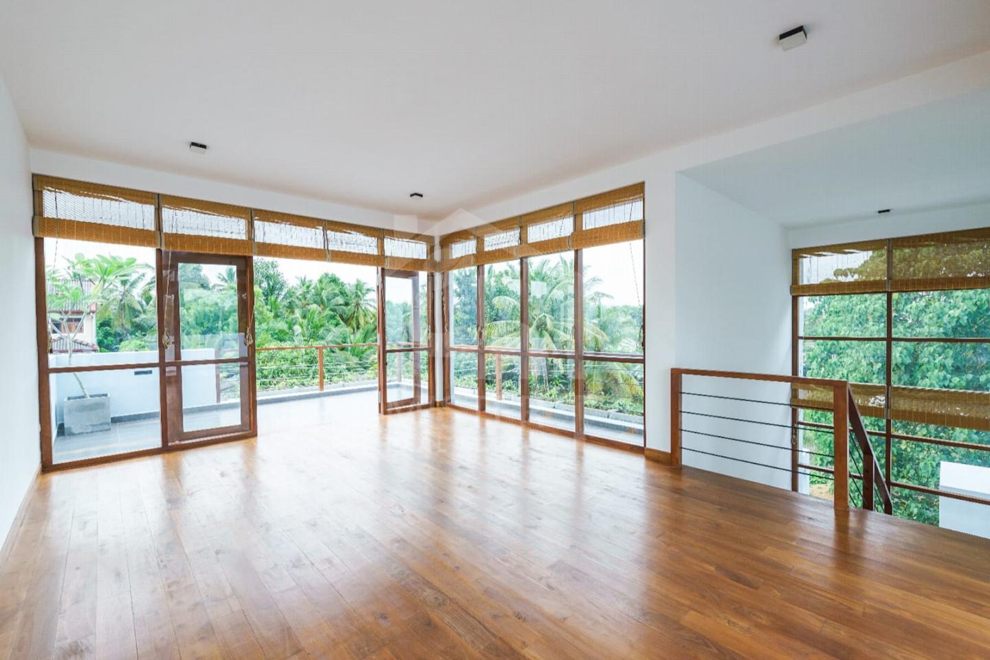 Luxury House for Sale in Kesbewa- image 3