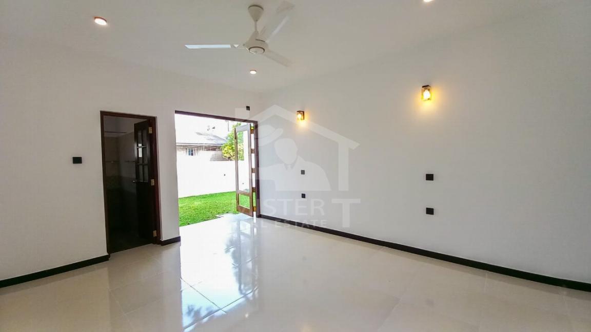 Luxury House for Sale in Nugegoda- image 3