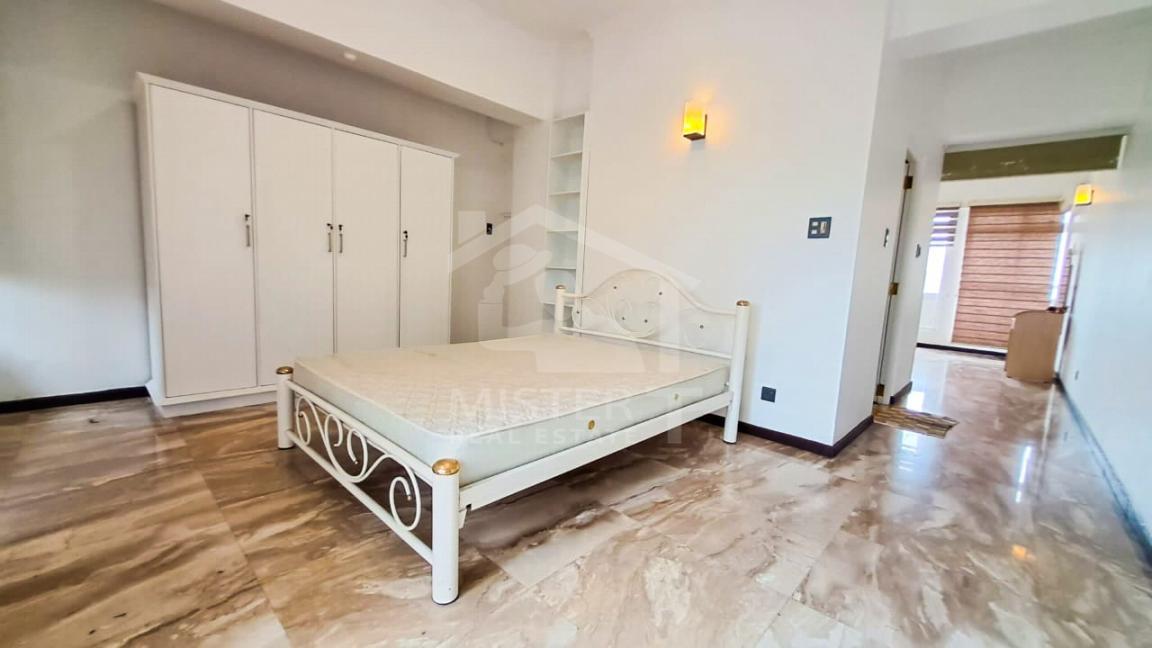 Penthouse for Sale at Flower Court, Colombo 07- image 3