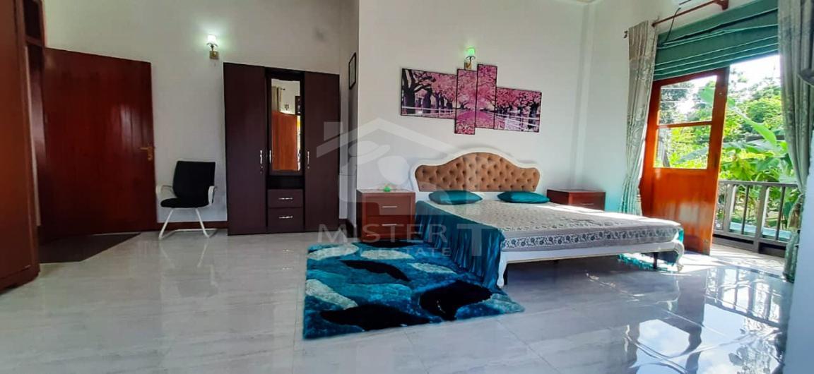 Luxury House with Pool for Sale in Thalawathugoda- image 3