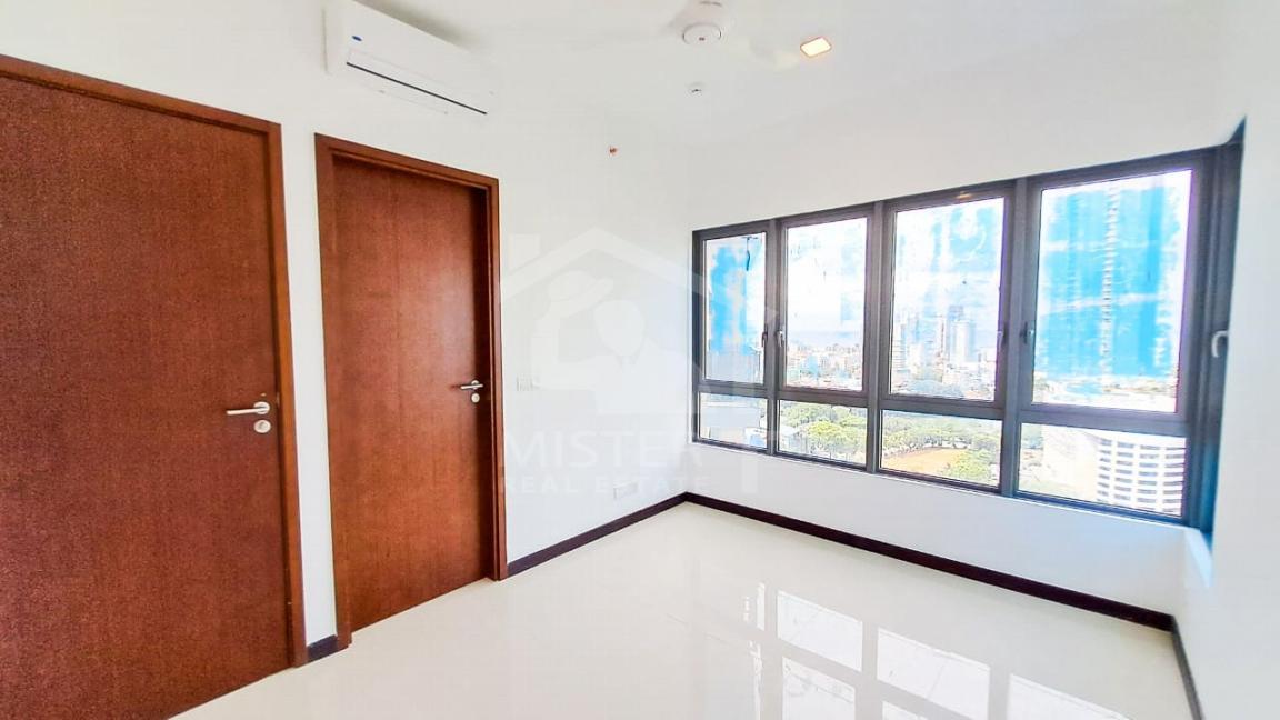 Apartment for Sale at Tri-Zen, Colombo 02- image 3