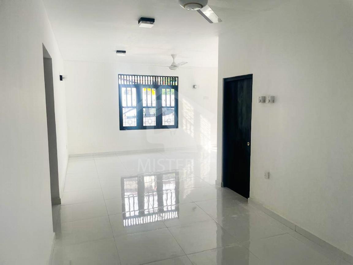 House for Sale in Kotikawatta- image 3