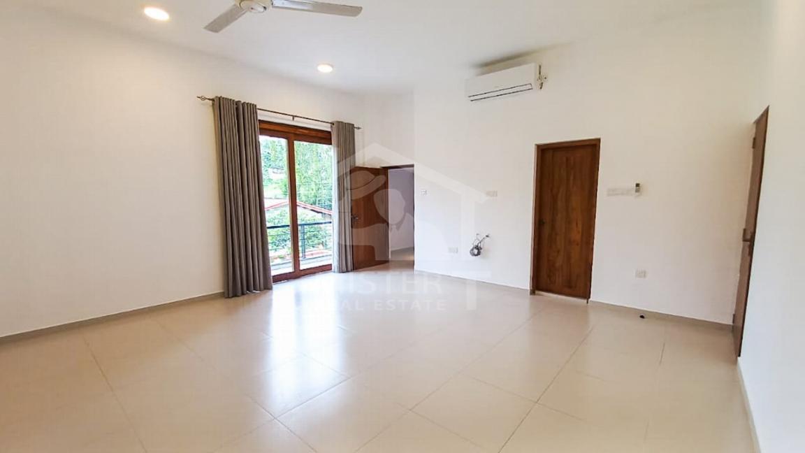 House for Sale in Thalawathugoda- image 3