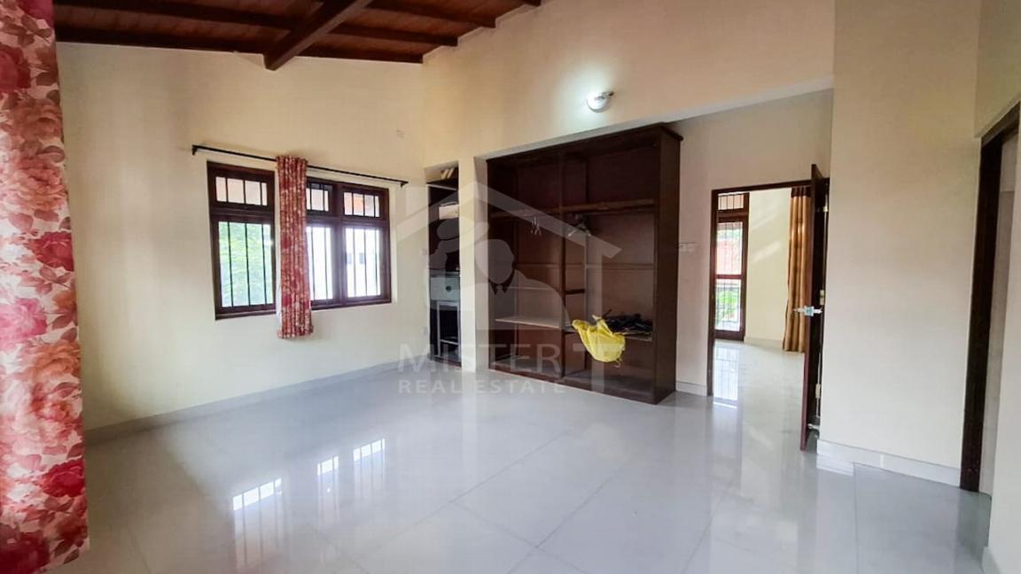 House for Sale in Thalawathugoda- image 3