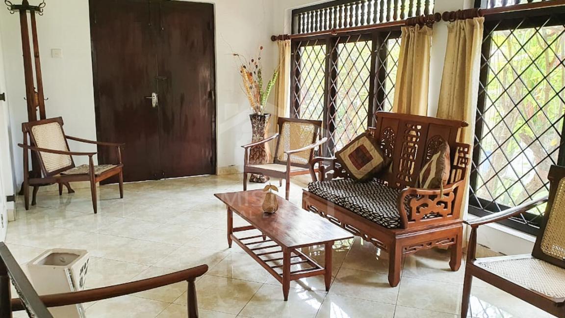 House for Sale in Colombo 05- image 3