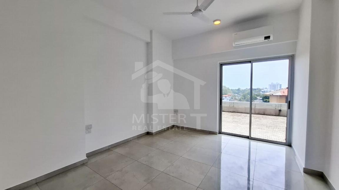 Garden Space Apartment for Sale at Iconic Galaxy- image 3
