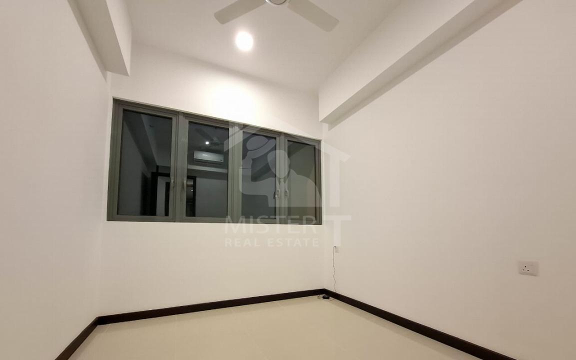 Apartment for Sale at Tri-Zen, Colombo 02- image 3