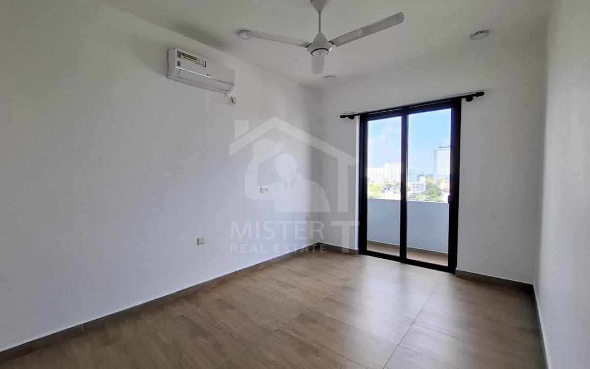 Apartment for Sale at Park Heights, Colombo 05- image 3