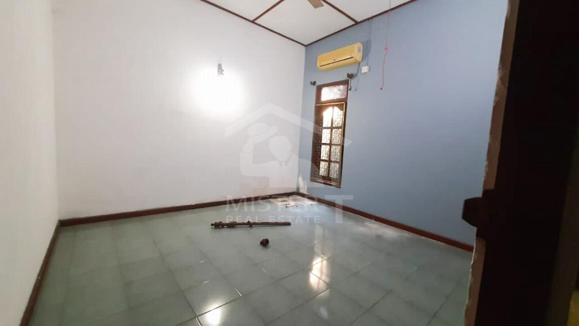 House for Sale in Boralesgamuwa- image 4