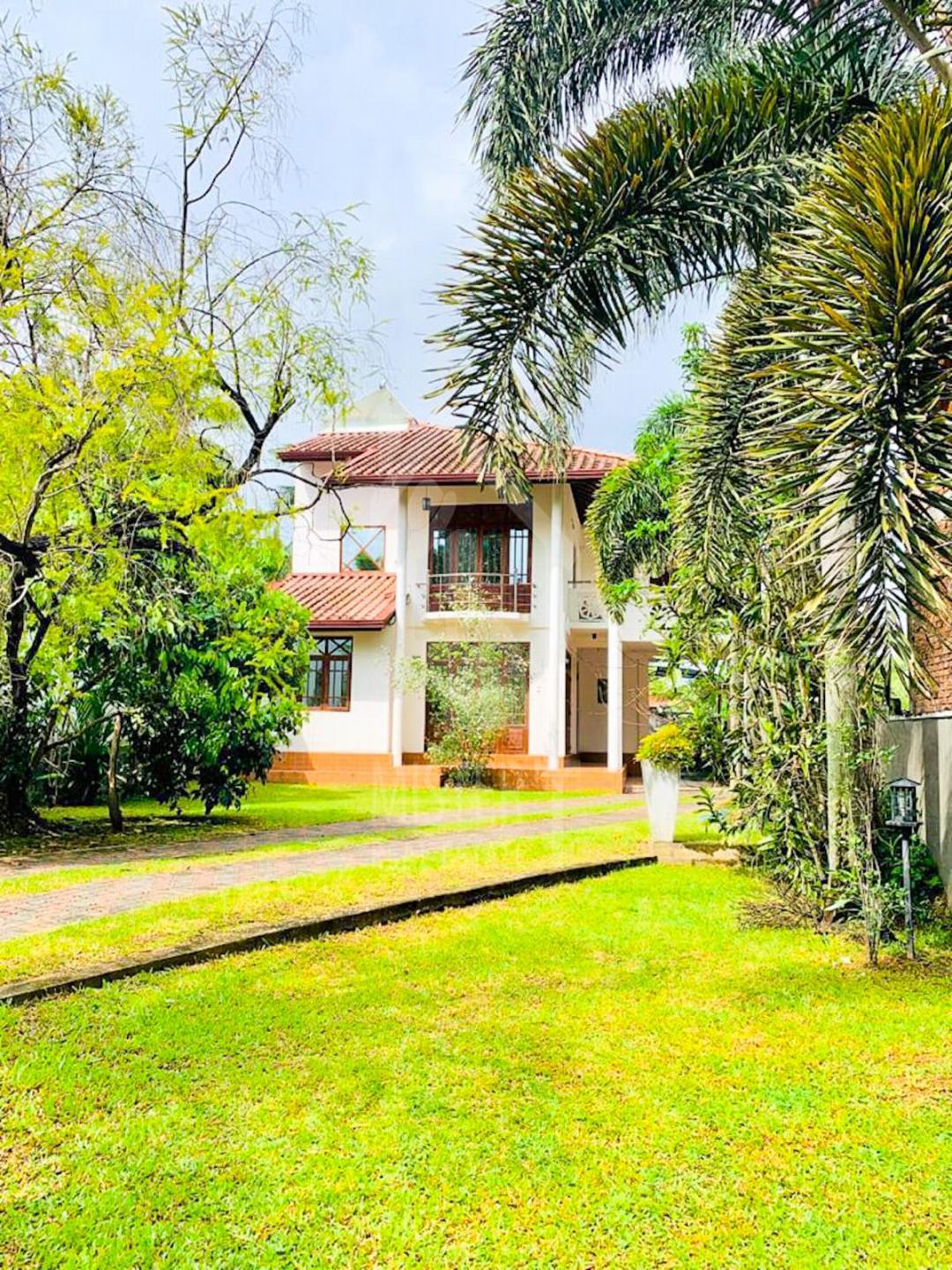 House for Sale in Makola- image 4