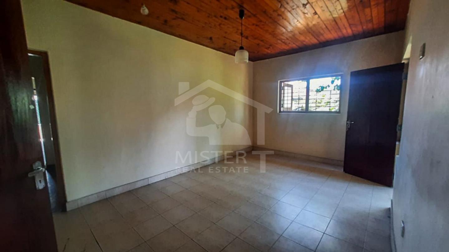 House for Sale in Colombo 06- image 4