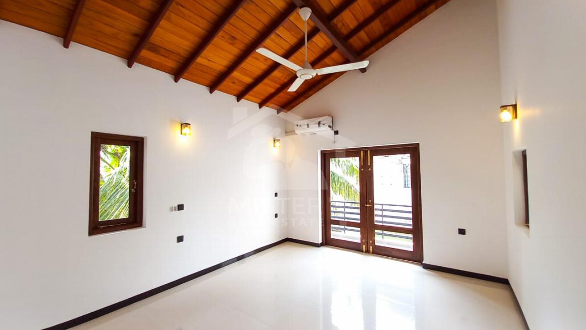 Luxury House for Sale in Nugegoda- image 4