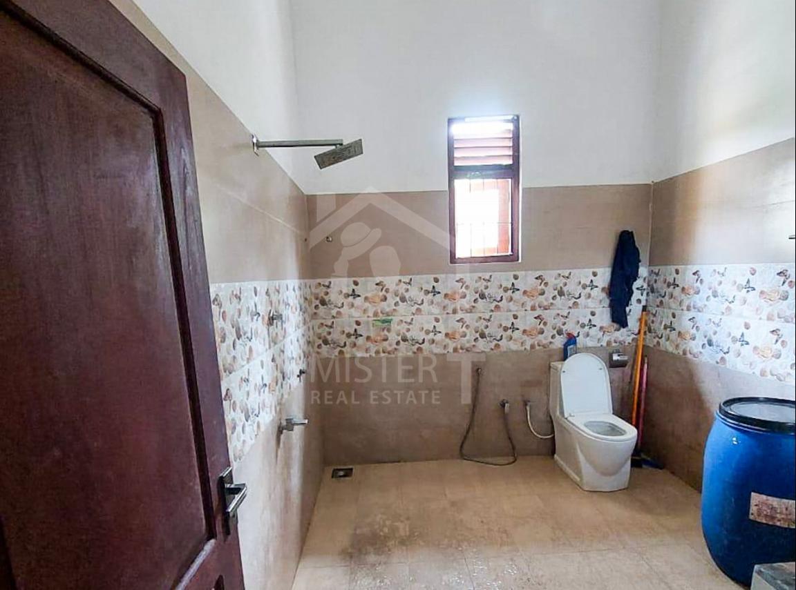 House for Sale in Makola- image 4