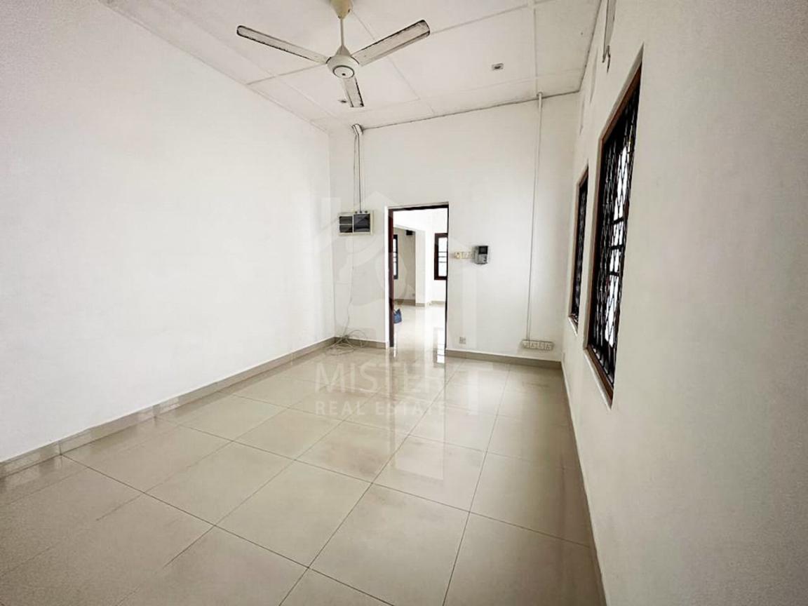 House for Sale in Colombo 05- image 4