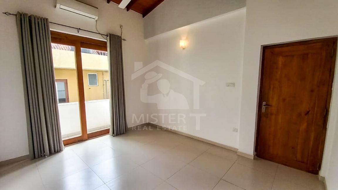 House for Sale in Thalawathugoda- image 4