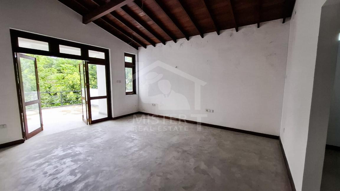 House for Sale in Makola- image 4