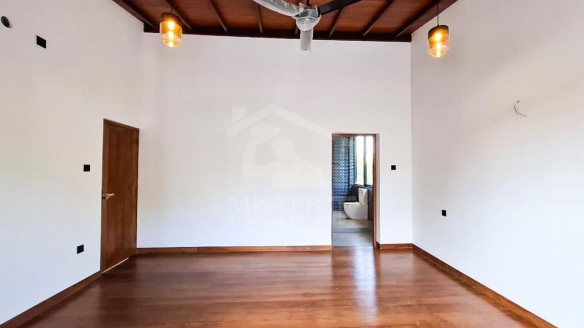 Modern House for Sale in Hokandara- image 4