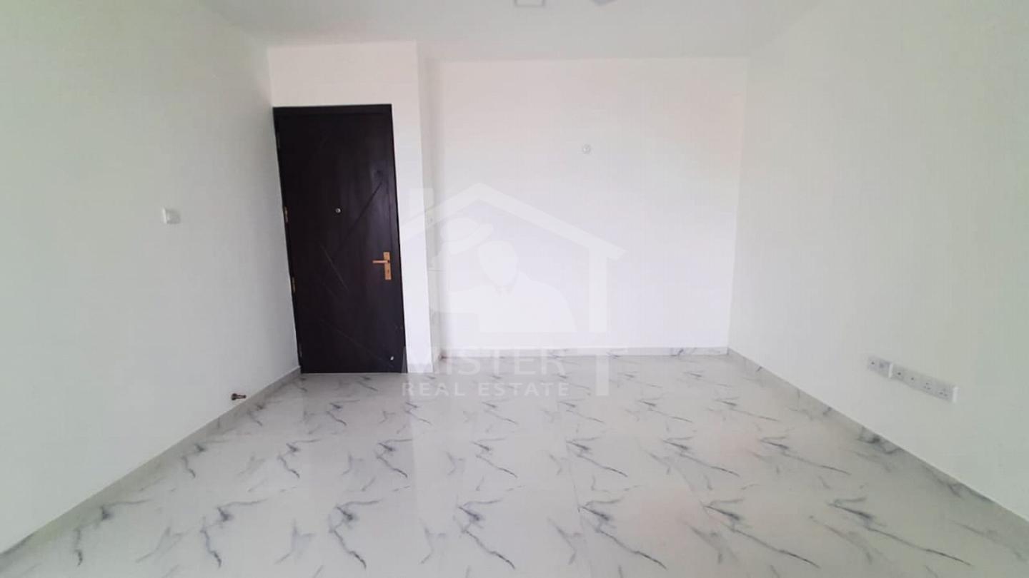 Apartment for Sale at Grand in Colombo 06- image 5