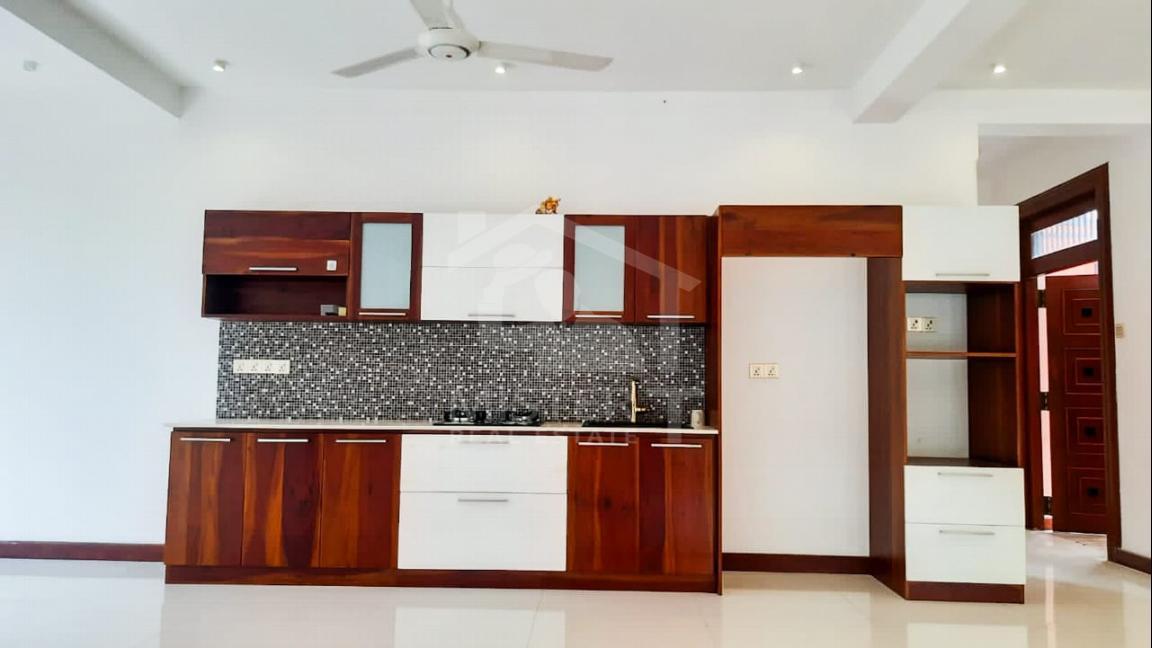 House for Sale in Nugegoda- image 5