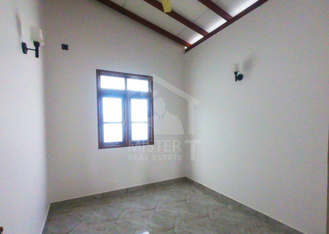 House for Sale in Athurugiriya- image 5