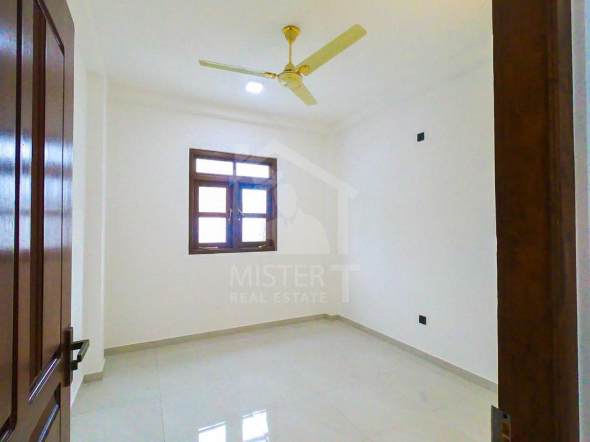 House for Sale in Athurugiriya- image 5