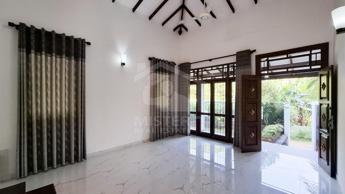 House for Sale in Athurugiriya- image 5