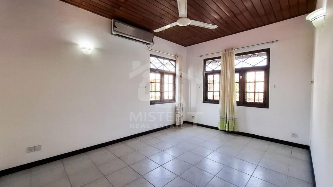 House for Sale in Thalahena- image 5