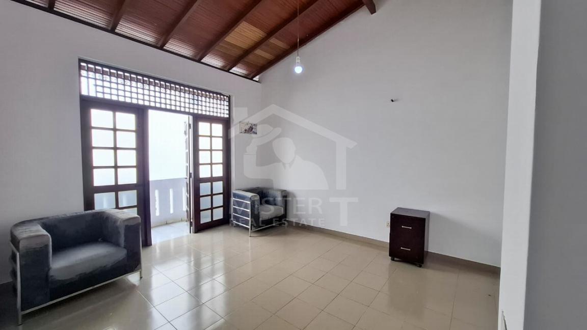 House for Sale in Nugegoda- image 5