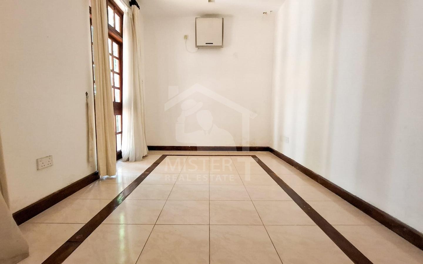 House for Sale in Colombo 07- image 5