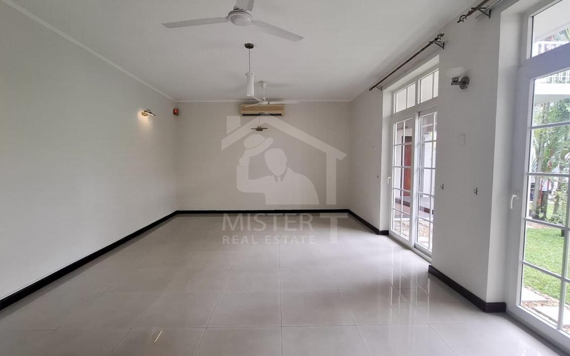House for Sale in Colombo 05- image 5
