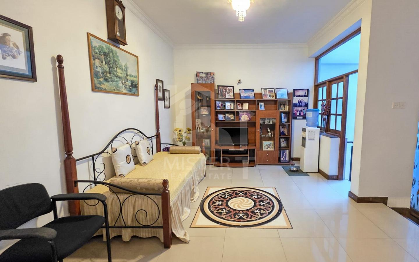 Luxury House for Sale in Colombo 07- image 5