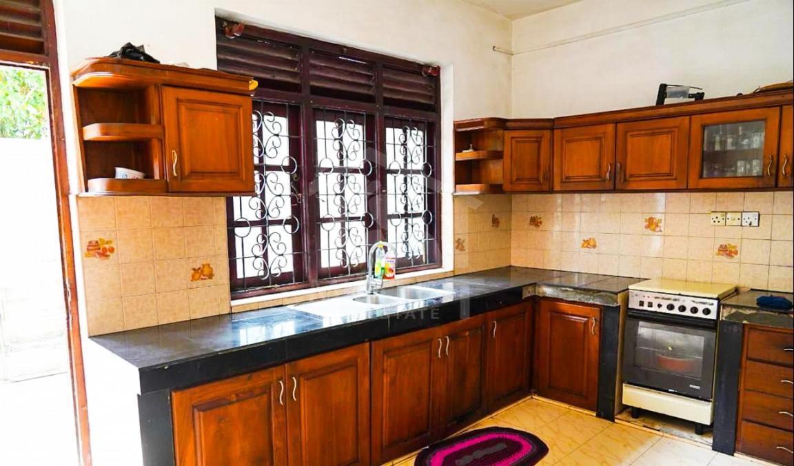 House for Sale in Battaramulla- image 6