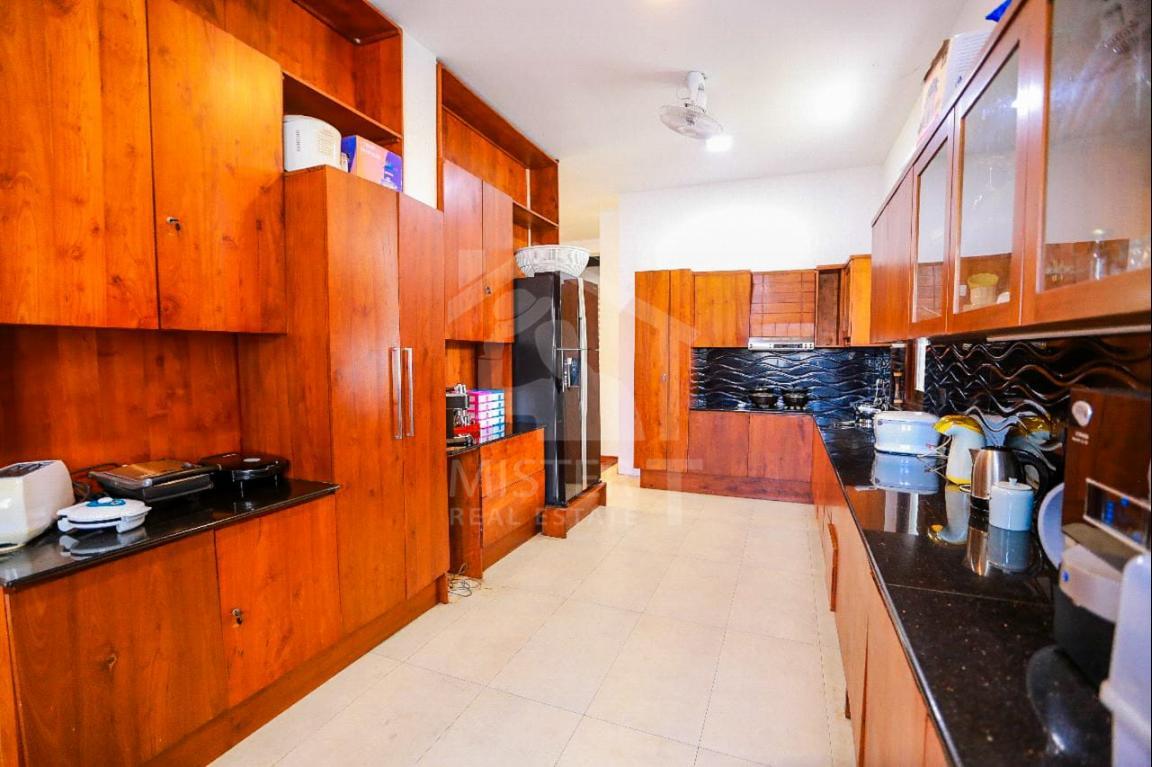 Luxury House for Sale in Nugegoda- image 6