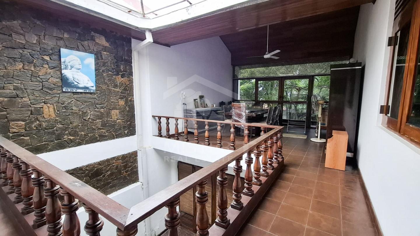 House for Sale in Colombo 06 - image 6